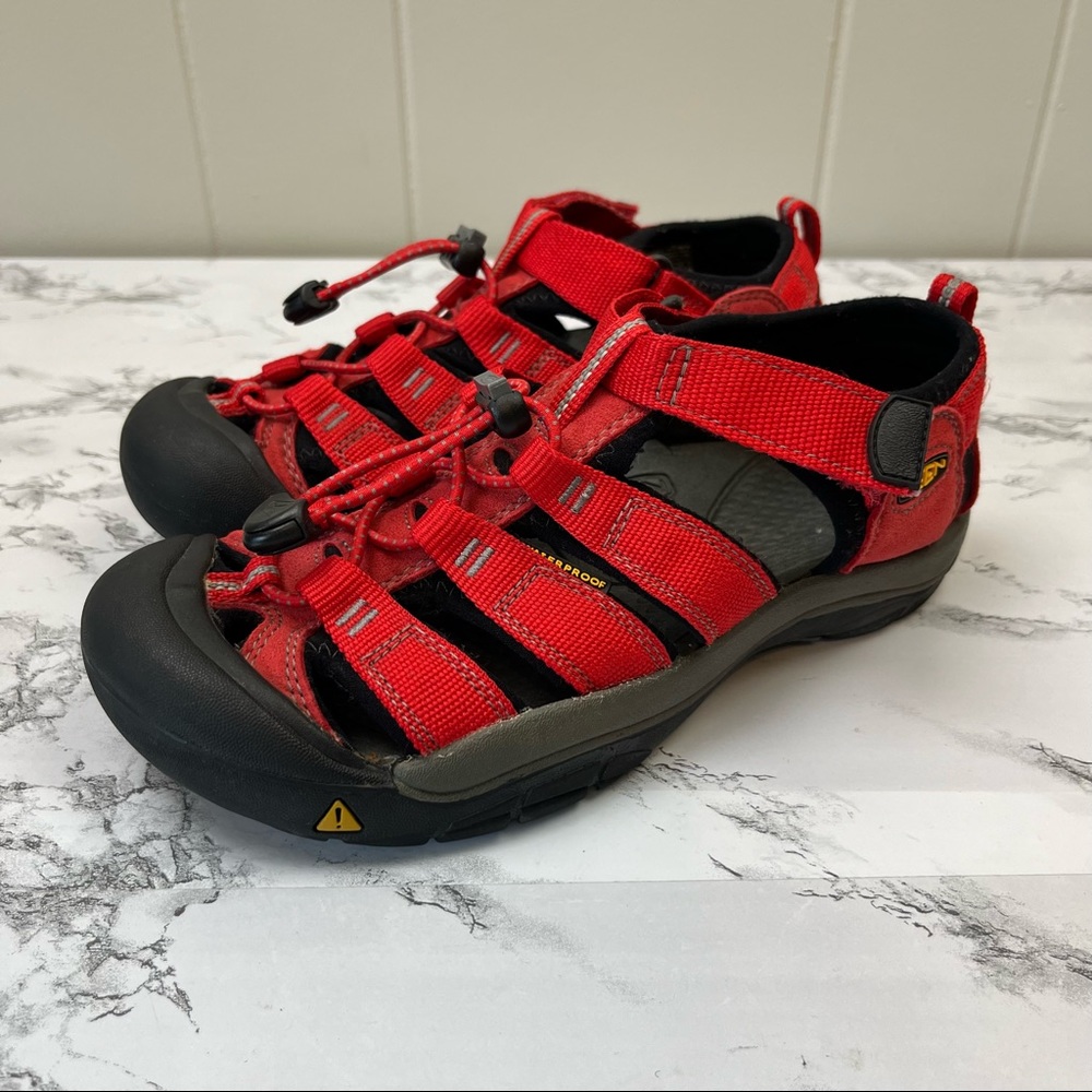 Keen Newport H2 Youth Sandals Size 4